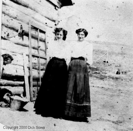 Lulu Bell and Pearl May Phillips 1908, Castner Falls, Cascade County, Montana