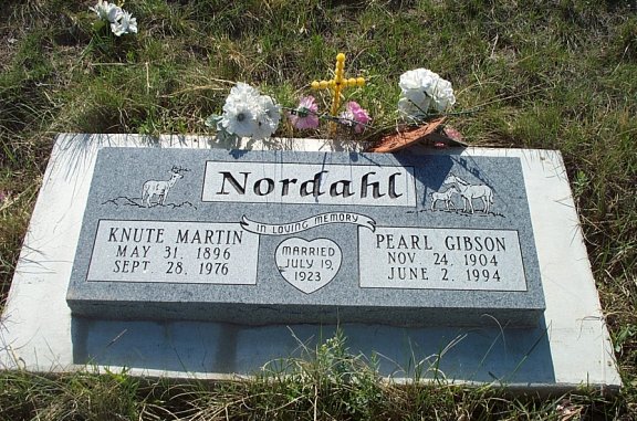 Knute and Pearl Nordahl Grave Marker, Nordahl Cemetery, Musselshell River Breaks