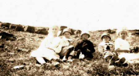 Sidney Byron Corson and 4 Children, probably Choteau, Teton County, Montana
