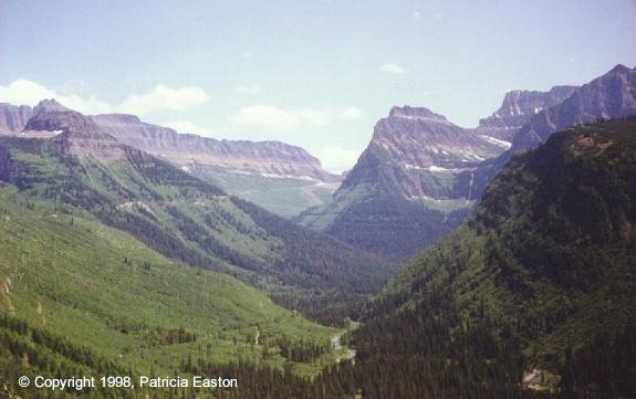 glacier-park-mount-sinopah.jpg (44660 bytes)