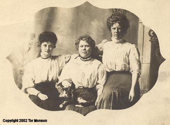 Anna Palmer and 2 unknown ladies