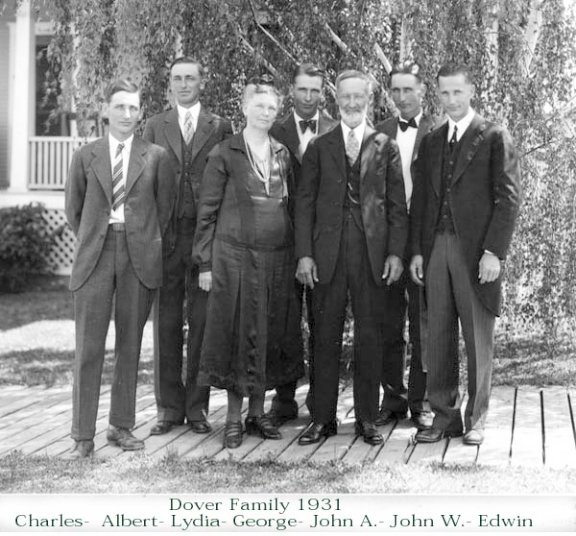 Dover Family gathering for the marriage of Albert Dover to Dorothy Cottom, July 1931
