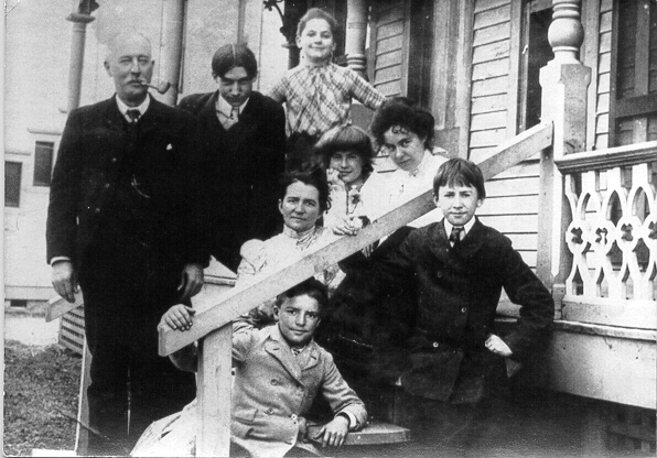 Davies Family Photo, 1900, Helena, Lewis and Clark County, Montana