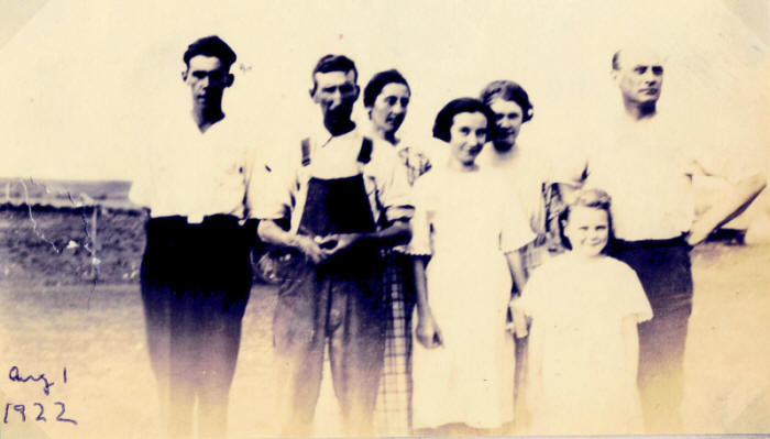 Hebbard Family Eureka, Lincoln County, Montana 1922