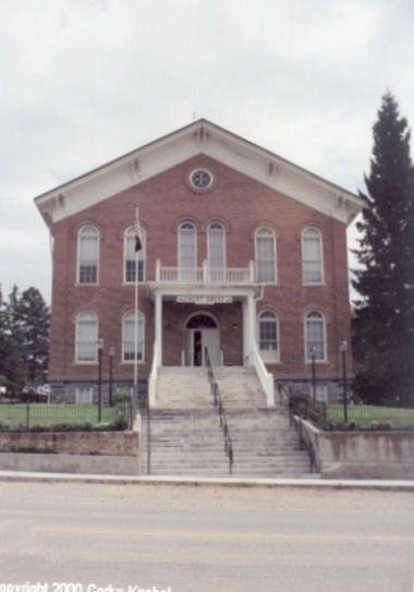 madison-virginia-city-courthouse-closeup.jpg (132814 bytes)