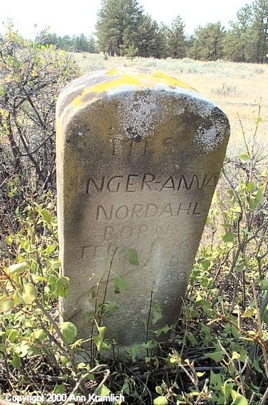 petroleum-cemetery-nordahl-inger-anna.jpg (239280 bytes)