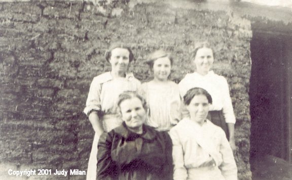 Rachel Ann Youngblood White Dittmer and Daughters, Richland County, Montana