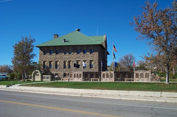 Wheatland County Courthouse and Veterans Momument, Harlowton, Wheatland County, Montana